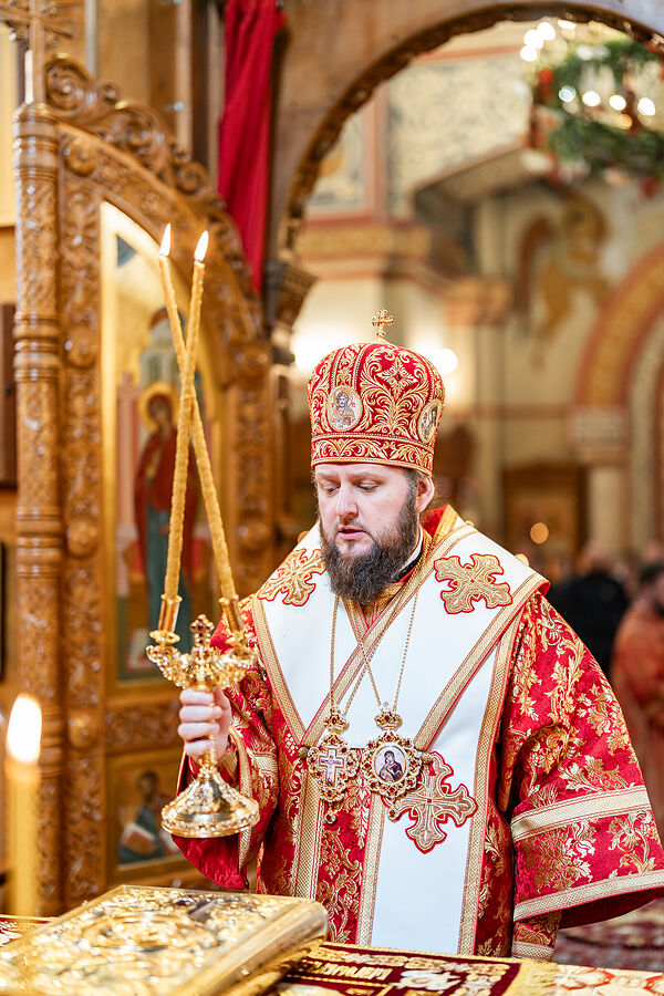 Архиерейское богослужение в Преображенском соборе города Люберцы в Светлый Вторник
