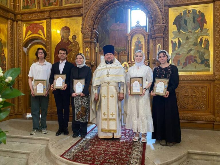 Божественная литургия в Неделю 7-ю по Пасхе и день памяти святых Кирилла и Мефодия в Преображенском соборе города Люберцы