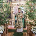 Архиерейское богослужение в день Святого Духа в Свято-Троицком храме г. Люберцы и освящение поклонного креста в честь защитников Отечества